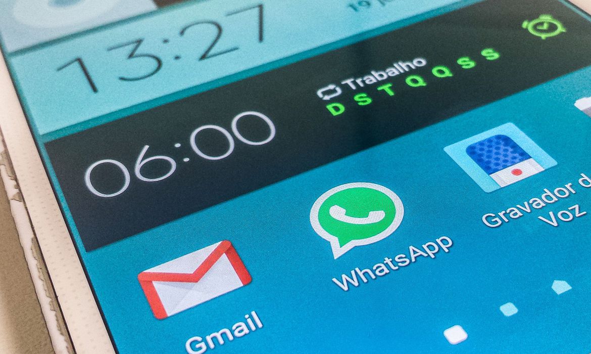 Especialistas alertam para impactos de pagamento pelo WhatsApp