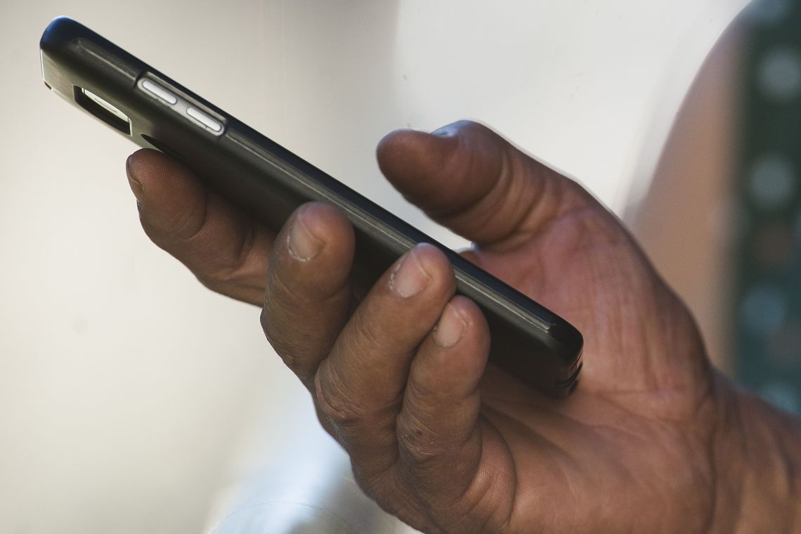 Transações bancárias feitas por celular são ampliadas em 24%, diz Febraban