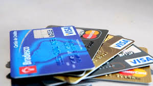 Juros do cartão de crédito rotativo estão mais altos