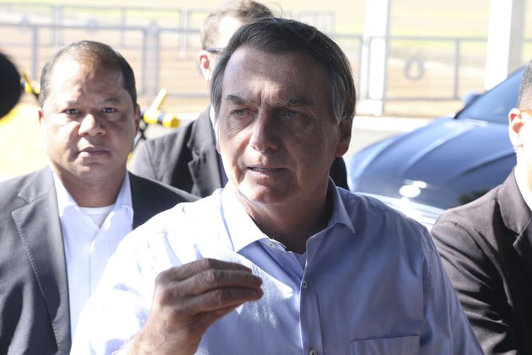 Bolsonaro recua e não vai mais propor fim da multa de 40% do FGTS