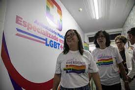 Sa�de municipal e SIMM fazem cadastramento para emprego no Ambulat�rio Municipal LGBT+
