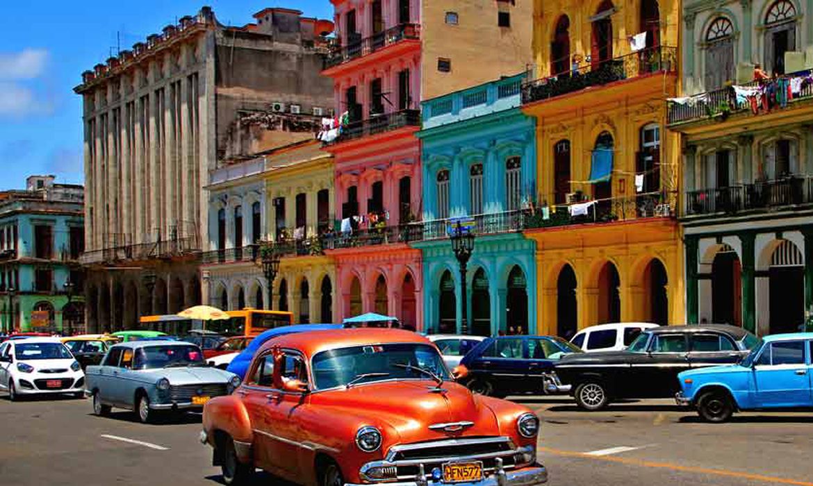 Aumento de ocorrências de covid-19 faz com que Havana volte a lockdown