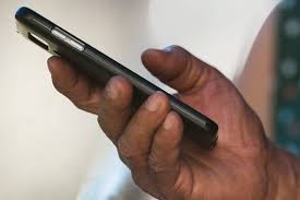 Número de linhas de celular tem maior queda do ano em novembro
