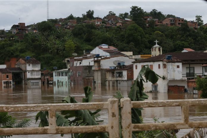 Mais de 850 mil pessoas foram atingidas pelas chuvas na Bahia