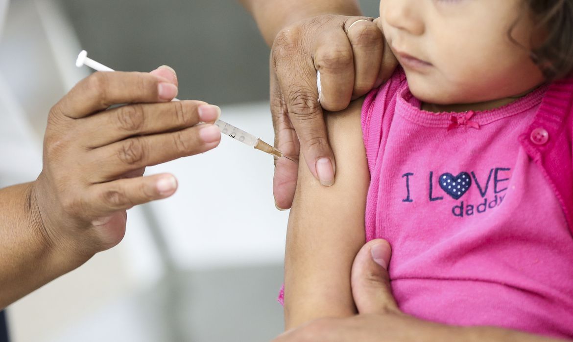 Vacina��o contra sarampo est� abaixo da meta, diz Minist�rio da Sa�de