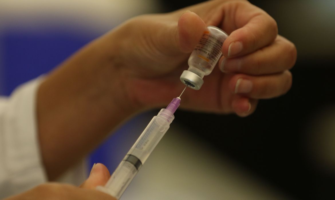 EUA recomendam vacina contra covid-19 para crianças a partir de 6 meses