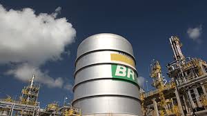 Petrobras reajusta em 7,12% preo da gasolina para distribuidoras