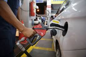 Nova gasolina se torna obrigatória em agosto e será mais cara