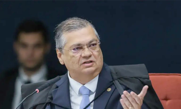 Dino vota para anular regra que reduziu aposentadoria por invalidez
